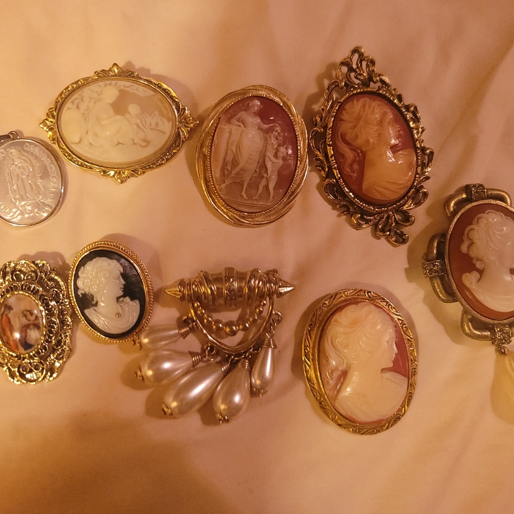 Lot of 9 Pins (mostly Cameos)
